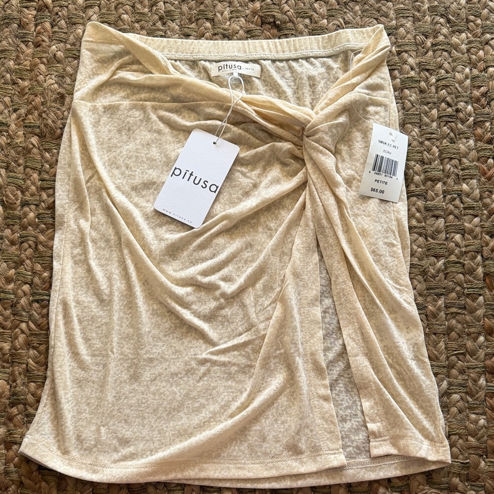 Pitusa Cream cover up